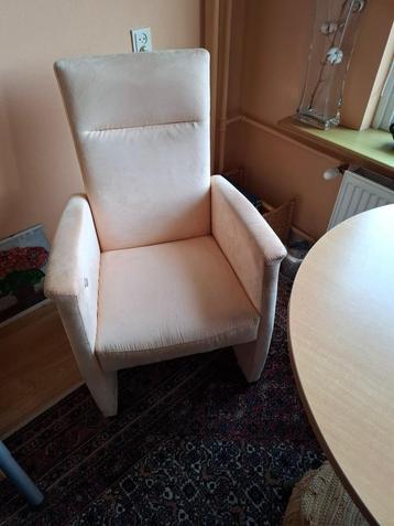 eetkamer/bureau stoel van PROMINENT beschikbaar voor biedingen