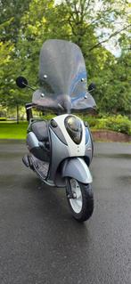 Sym mio Sport, full option!!, Fietsen en Brommers, Scooters | SYM, Maximaal 45 km/u, 49 cc, Zo goed als nieuw, Benzine