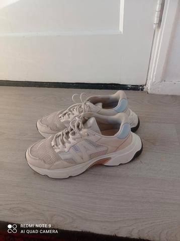 NUBIKK Sneker maat 41 beschikbaar voor biedingen