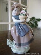 Lladro Spring is here #5223, Ophalen of Verzenden, Zo goed als nieuw, Mens