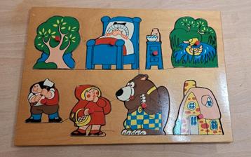 Houten puzzel- Roodkapje  beschikbaar voor biedingen