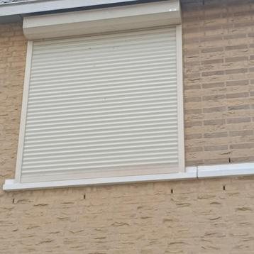 Rolluik handbediend 149x172 cm beschikbaar voor biedingen