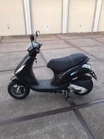 Snor scooter piaggio zip, Fietsen en Brommers, Scooters | Piaggio, Ophalen of Verzenden, Zo goed als nieuw, Benzine, Zip