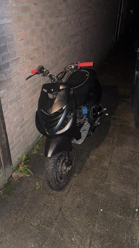 Stuntzip 70, Fietsen en Brommers, Scooters | Piaggio, Zo goed als nieuw, Overige modellen, Tweetakt, Ophalen