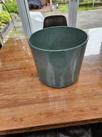 Groene Bloempot - Stijlvol en Praktisch beschikbaar voor biedingen