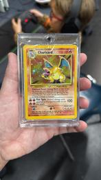 Charizard 4/102 base set, Hobby en Vrije tijd, Verzamelkaartspellen | Pokémon, Ophalen of Verzenden, Zo goed als nieuw