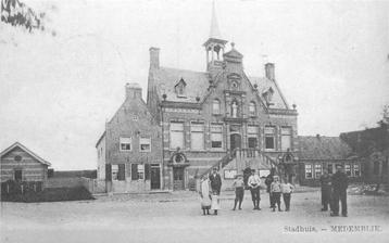 (381-492-011) Medemblik Stadhuis beschikbaar voor biedingen