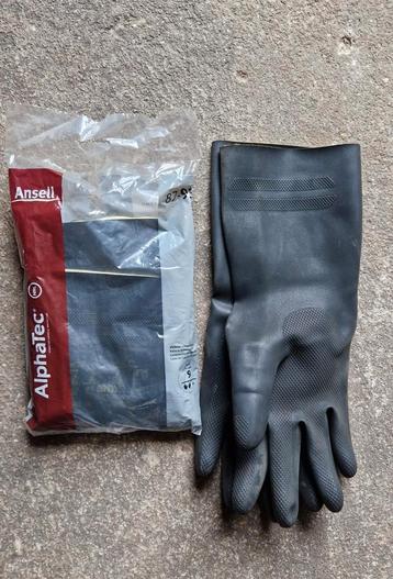Rubberen handschoenen  beschikbaar voor biedingen