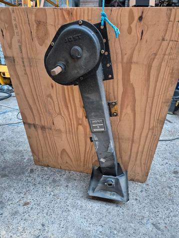 Oplegger steunpoot rechts Jost E200 - Nieuwstaat beschikbaar voor biedingen