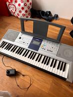yamaha keyboard PSR E323, Muziek en Instrumenten, Keyboards, Ophalen, Zo goed als nieuw, 61 toetsen, Yamaha