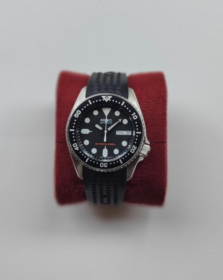 Seiko SKX013 met doos & papieren, Sieraden, Tassen en Uiterlijk, Horloges | Heren, Zo goed als nieuw, Polshorloge, Seiko, Staal