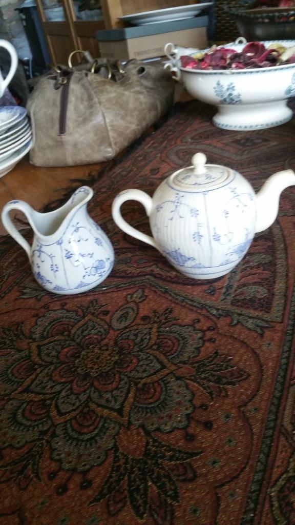 2 serviesdelen MEISSEN SAKSISCH, Antiek en Kunst, Antiek | Servies los, Ophalen of Verzenden