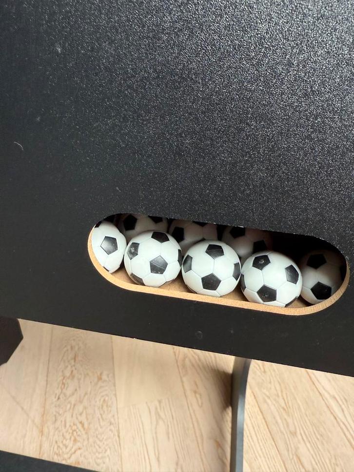 Luxe Tafelvoetbal - Zo Goed Als Nieuw!, Hobby en Vrije tijd, Gezelschapsspellen | Bordspellen, Zo goed als nieuw, Vijf spelers of meer