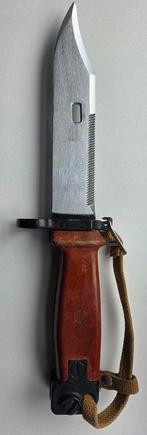 Te koop Kalashnikov Bajonet., Verzamelen, Militaria | Algemeen, Ophalen, Landmacht, Overige gebieden, Mes of Dolk