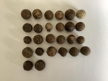 26 MUSKETKOGELS beschikbaar voor biedingen