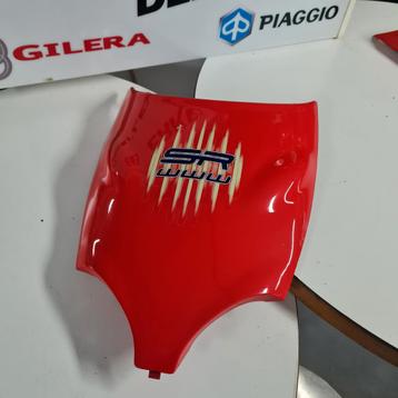 Aprilia sr50 www voor bovenkap rood in nette originele staat beschikbaar voor biedingen