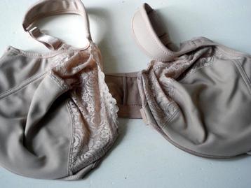 Glamorise bh met voorsluiting huidkleur maat 95E beschikbaar voor biedingen