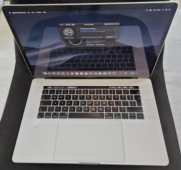  MacBook Pro "Core i7" 2.2 15" Touch/2018 16GB DDR4 512GBSSD beschikbaar voor biedingen