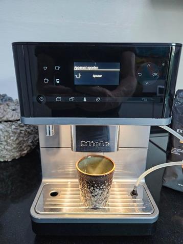 Mooie en goed onderhouden Miele CM 6350 koffie apparaat beschikbaar voor biedingen