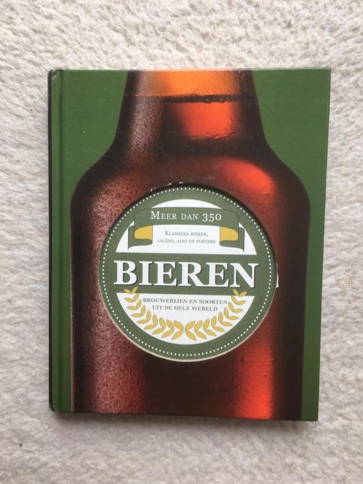 bierboek 350 bieren uit hele wereld Heineken La Trappe Alfa, Verzamelen, Biermerken, Zo goed als nieuw, Overige typen, Heineken