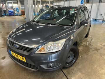 Ford Focus Wagon MET AIRCO & EVT NIEUW JAAR APK! beschikbaar voor biedingen