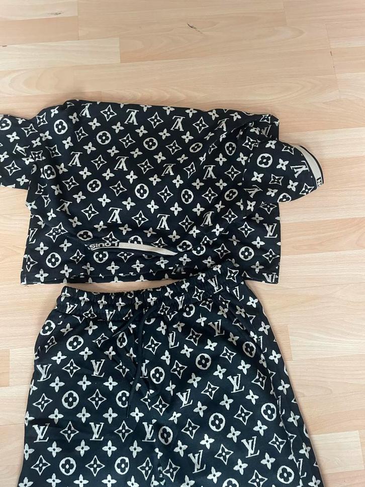 Louis Vuitton Set Shirt & Broek, Kleding | Heren, Heren-kledingpakketten, Nieuw, Maat 52/54 (L), Ophalen of Verzenden