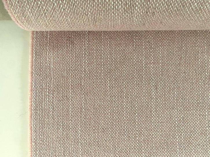 Kvadrat Sunniva 3 236; zachtroze+roomwit; restant meubelstof, Hobby en Vrije tijd, Stoffen en Lappen, Nieuw, Wol, 120 cm of meer