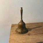 Indische Kamerbel met Bloemenmotief, Antiek en Kunst, Ophalen of Verzenden, Brons