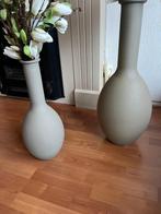VazenSet van 2 grote vloervazen – matte taupe grijsgroen, Ophalen, Overige kleuren, 50 tot 75 cm, Aardewerk of Porselein