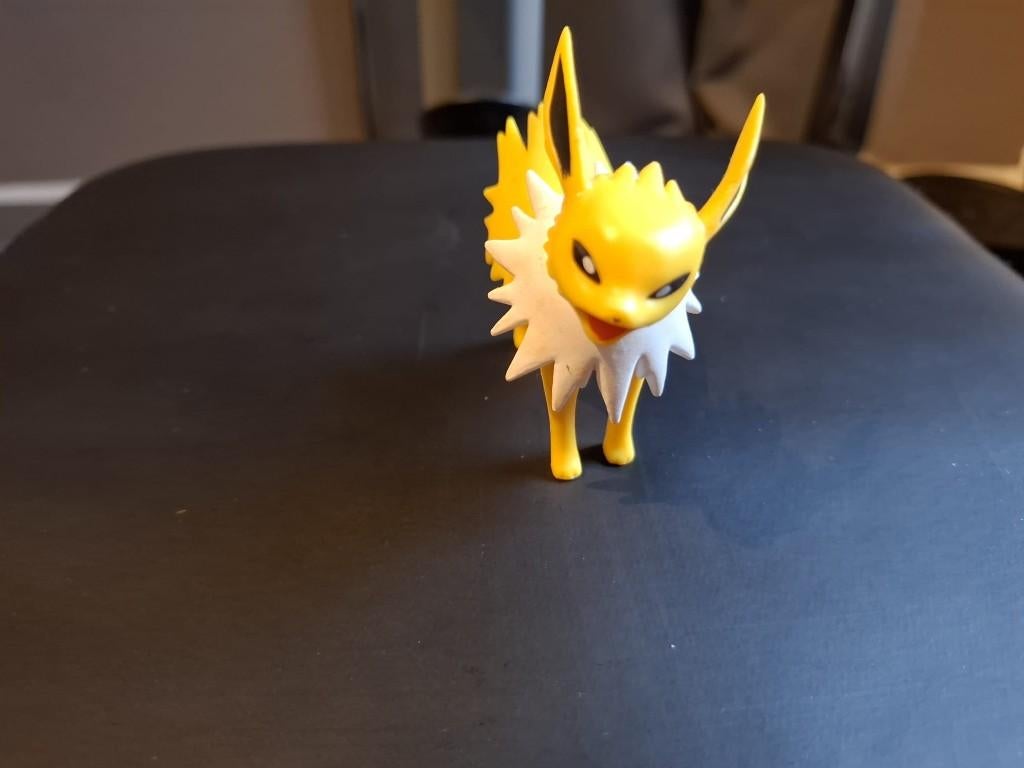 TOMY / The Pokémon Company Jolteon figure (2017), Ophalen of Verzenden, Zo goed als nieuw, Overige typen