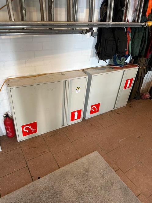 Combinatie brandslanghaspel met brandblusser kast staal, Huis en Inrichting, Kasten | Lockerkasten, Zo goed als nieuw, Ophalen of Verzenden