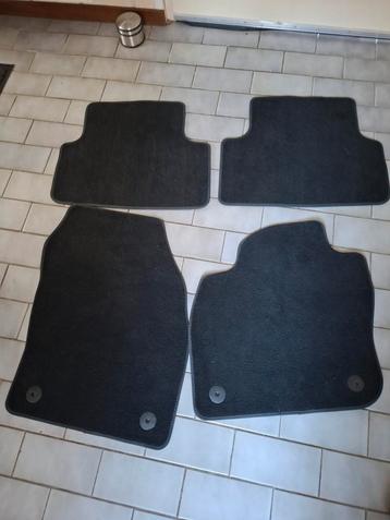 Mattenset  T-Cross beschikbaar voor biedingen