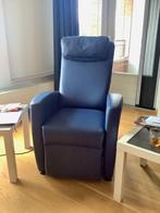 Zorgfauteuil met elektrische bediening, locatie Den Bosch, Huis en Inrichting, Fauteuils, Ophalen, Zo goed als nieuw, Klassiek, donkerblauw
