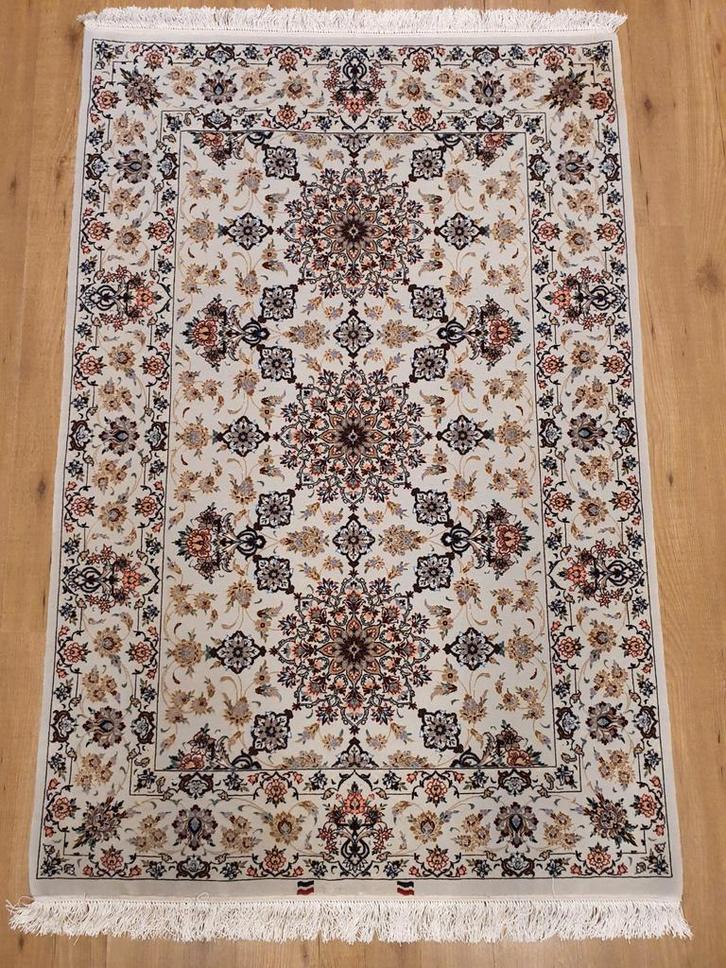 Vintage handgeknoopt perzisch tapijt isfahan 160x98, Huis en Inrichting, Stoffering | Tapijten en Kleden, Gebruikt, 50 tot 100 cm