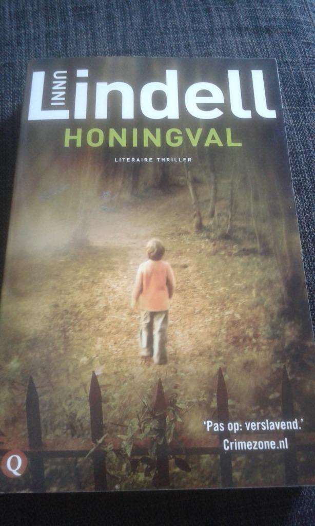 Honingval - Unni Lindell, Boeken, Thrillers, Zo goed als nieuw, Scandinavië, Ophalen of Verzenden