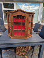 Vitrine kastje, vitrinekast, Ophalen