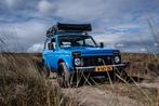 Huur een Lada Niva 4 x 4 met daktent.  Offroad vakantie auto, Met chauffeur, Trouwauto