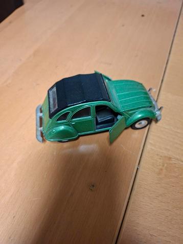 Groene Citroën 2CV Modelauto beschikbaar voor biedingen