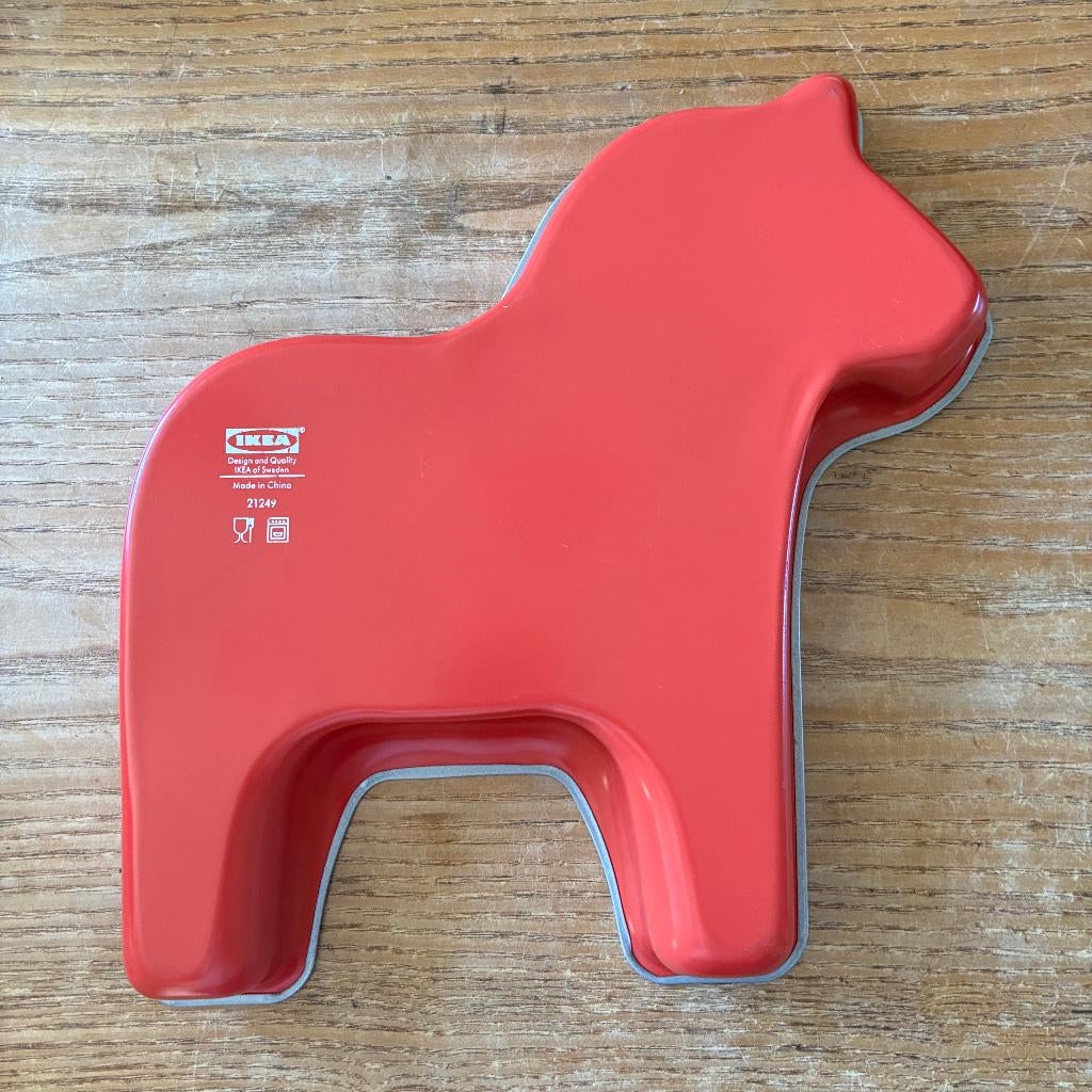 Vintage Ikea drommar Dala paard bakvorm bakblik cakeblik, IKEA, Ophalen of Verzenden, Metaal, Rood