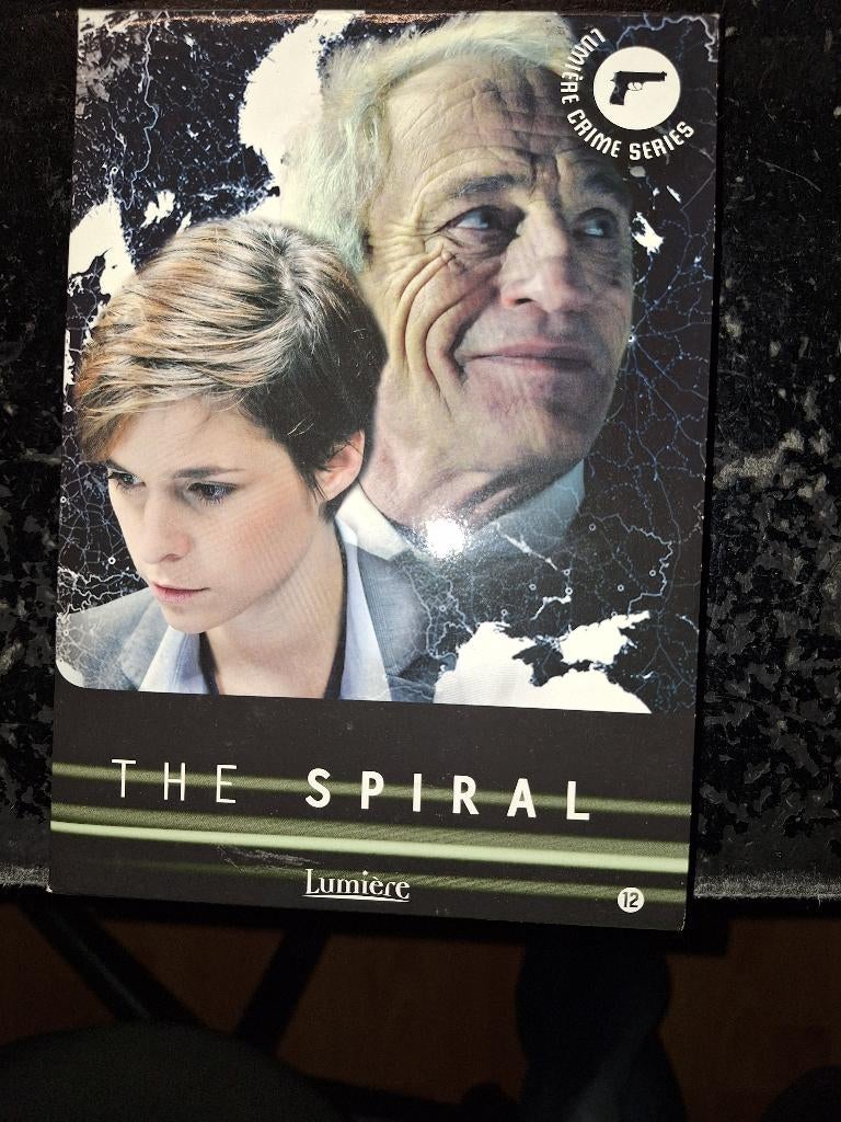 spiral, Vanaf 9 jaar, Ophalen of Verzenden, Zo goed als nieuw, Drama