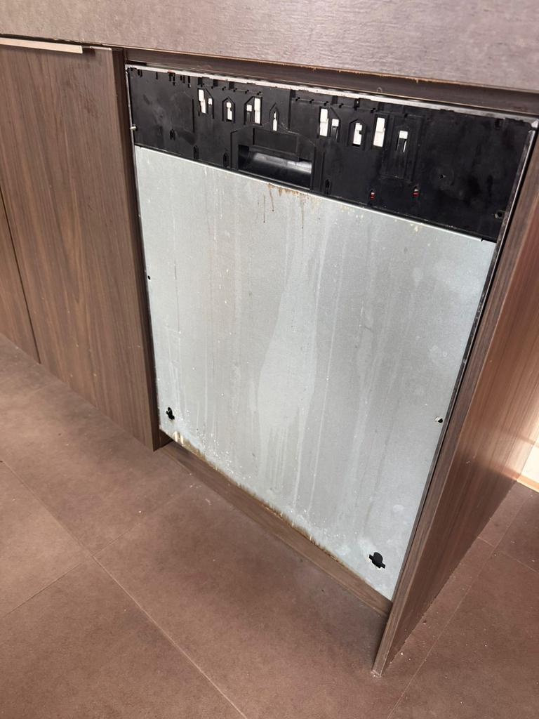 Vaatwasser inbouw pomp defect Neff, Witgoed en Apparatuur, Vaatwasmachines, Ophalen, Zo goed als nieuw, Inbouw, Minder dan 85 cm