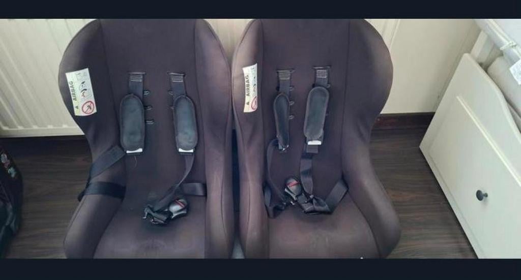 Twee Nania autostoeltjes, Kinderen en Baby's, Ophalen, 15 t/m 36 kg, Overige merken, Autogordel