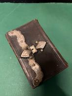 Antieke Bijbel Jongbloed Leeuwarden met zilveren slot, Ophalen of Verzenden