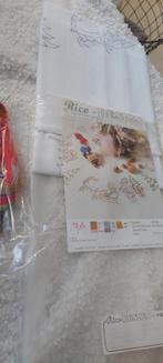 TAFELKLEEDJE OM TE BORDUREN RICO DESIGN KERST BORDUUR-ZIJDE, Ophalen of Verzenden, Nieuw, Handborduren, Borduurpakket