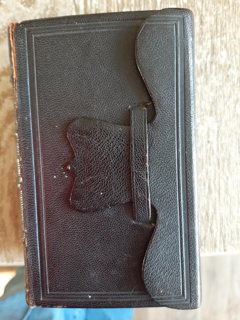 Bijbel uit 1909 in zeer goede staat, Ophalen of Verzenden, Nederlandsche Bijbel-Compagnie