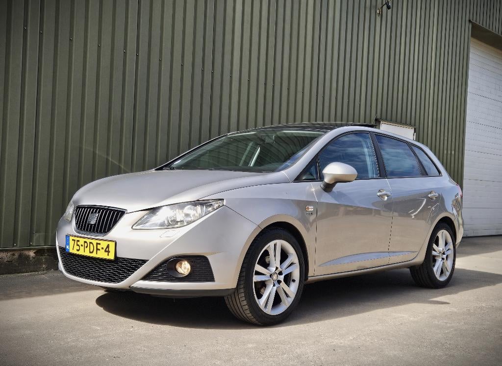 SEAT Ibiza 1.2 TSI Sport 2011 | Trekhaak | Open dak | Leer, Voorwielaandrijving, 40 €/maand, Zwart, 4 cilinders