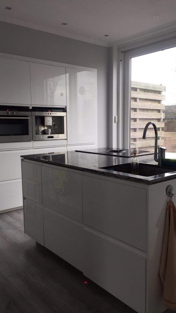 Hoogglans keuken met kookeiland en luxe apparatuur, Ophalen, Gebruikt, Wit, Overige typen