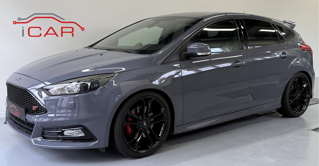 Ford Focus 2.0 ST 250PK-Leer-Xenon-Performance-19inch, Auto's, Ford, 15 km/l, Gebruikt, Zwart, 4 cilinders