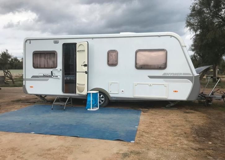 Hymer Eriba Nova 540 (Staat in Spanje), Caravans en Kamperen, Caravans, Particulier, tot en met 4, 1250 - 1500 kg, Rondzit, Eriba