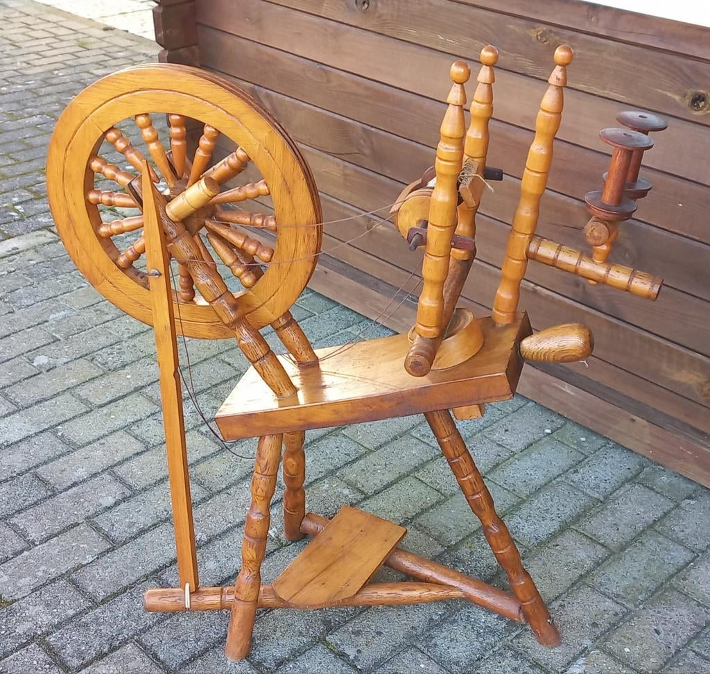Prachtig houten spinnewiel - Decoratief en functioneel, Hobby en Vrije tijd, Ophalen, Gebruikt, Spinnewiel